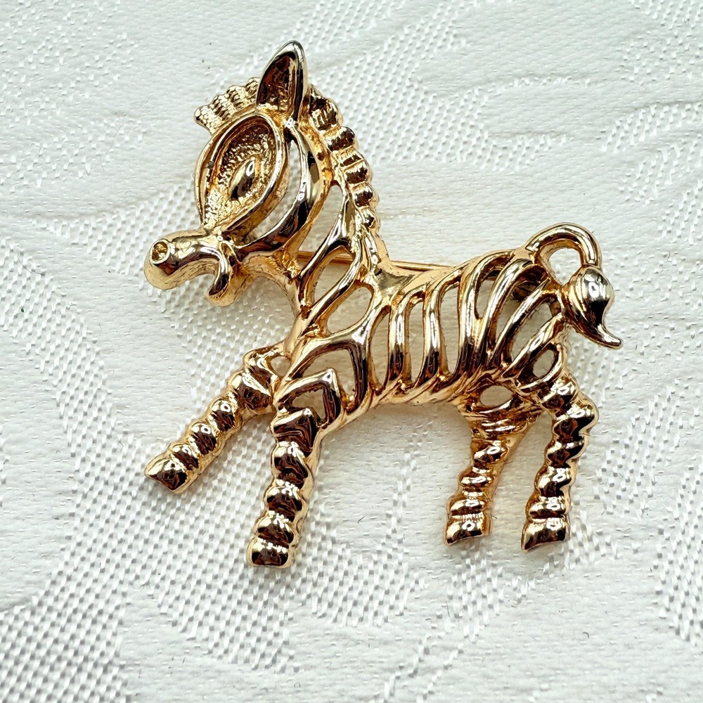 Vintage Sarah Coventry Open Work Gold Tone‎ Zebra Brooch Pin w/ Original Box